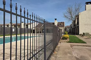 10075 Westpark Dr, Houston, TX 77042 - Photo 26