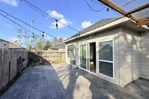 8002 Brandon St, Houston, TX 77051 - Photo 32