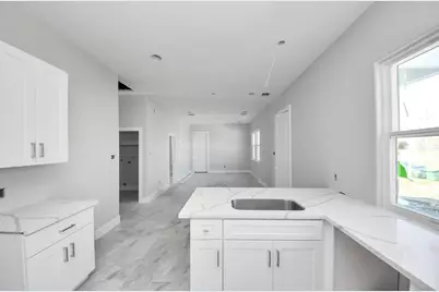 7160 Rook Boulevard, Houston, TX 77087 - Photo 14