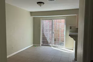 1403 Blalock Rd, Houston, TX 77055 - Photo 4