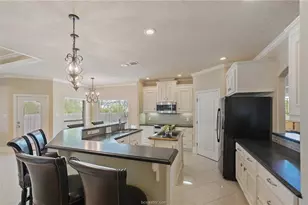 1919 Debbie Dr, Bryan, TX 77802 - Photo 6