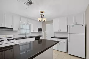 5418 Grand Lake St, Houston, TX 77081 - Photo 18