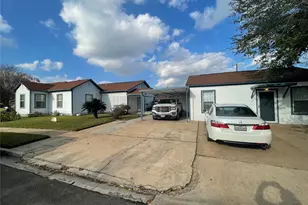 1212 Layton Dr, Baytown, TX 77520 - Photo 2