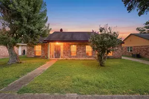 12126 Pine Knoll Dr Dr, Houston, TX 77099 - Photo 2