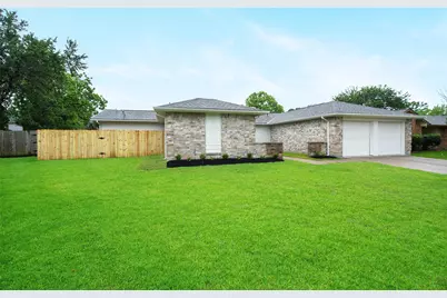 2511 Orion Drive, League City, TX 77573 - Photo 2