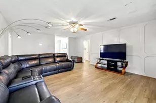 9810 Bayou Woods Dr, Baytown, TX 77521 - Photo 10