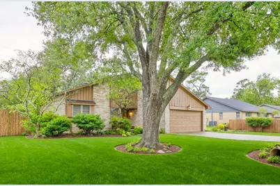 9810 Bayou Woods Drive, Baytown, TX 77521 - Photo 2