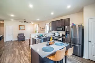 13247 Montane Manor Ln, Houston, TX 77044 - Photo 6