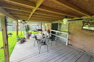 8602 Lazy Brook Ln, La Porte, TX 77571 - Photo 18