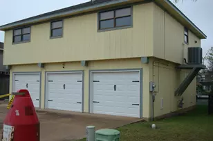 1187 Sailfish St, Bayou Vista, TX 77563 - Photo 2