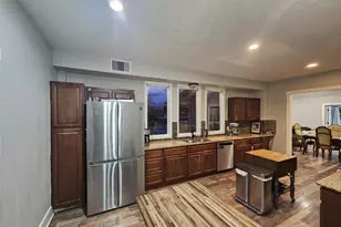 409 Perkins Ave, League City, TX 77573 - Photo 6