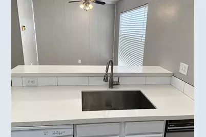 4711 Indian Trail #4, Baytown, TX 77521 - Photo 4