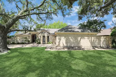 2310 Canterbury Court, Deer Park, TX 77536 - Photo 4