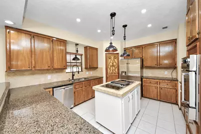 2310 Canterbury Court, Deer Park, TX 77536 - Photo 12