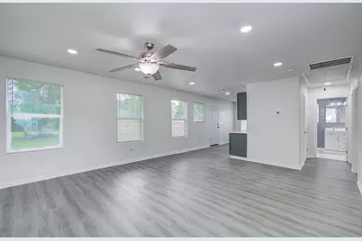 7713 St Lo Road, Houston, TX 77033 - Photo 4