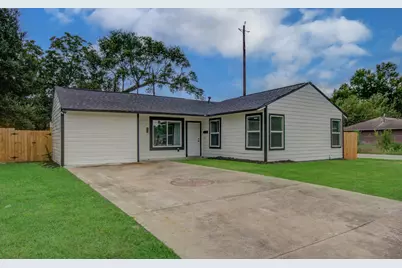 7713 St Lo Road, Houston, TX 77033 - Photo 1