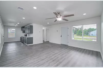 7713 St Lo Road, Houston, TX 77033 - Photo 6