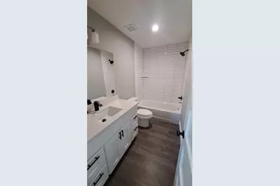 9806 Fillmore Street #B, Houston, TX 77029 - Photo 8