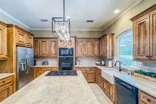 38 E Thymewood Pl, The Woodlands, TX 77382 - Photo 10