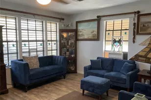 910 Avenue L, Galveston, TX 77550 - Photo 4