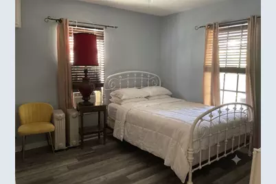 910 Avenue L, Galveston, TX 77550 - Photo 6