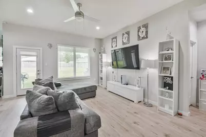 14226 Lake Lodge Drive, Conroe, TX 77384 - Photo 10