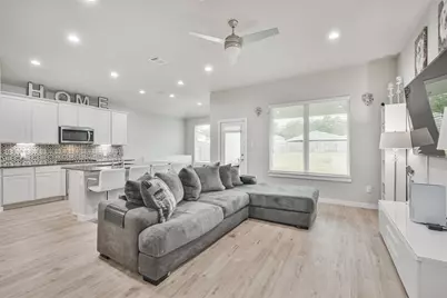 14226 Lake Lodge Drive, Conroe, TX 77384 - Photo 4