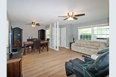 1411 15th Avenue N, Texas City, TX 77590 - Photo 2