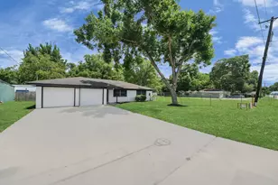 2002 W Hwy 6, Alvin, TX 77511 - Photo 4