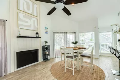 13827 Pirates Beach Boulevard, Galveston, TX 77554 - Photo 14