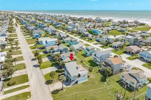 13827 Pirates Beach Blvd, Galveston, TX 77554 - Photo 6