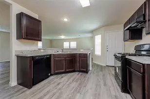 4214 Silver Ranch Rd, Houston, TX 77014 - Photo 4