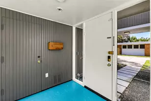 1310 Harbor View Dr, Galveston, TX 77550 - Photo 4