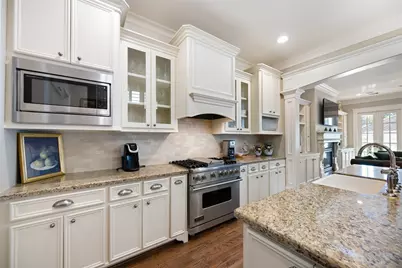 318 W 17th Street, Houston, TX 77008 - Photo 10