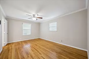 9814 Pine Lake Dr, Houston, TX 77055 - Photo 12
