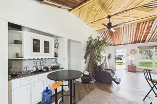 2725 Redbud Ln, Alvin, TX 77511 - Photo 4