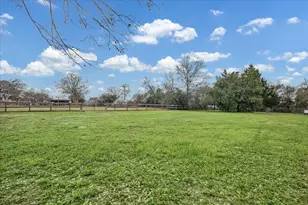 313 W Nichols St, Bellville, TX 77418 - Photo 16
