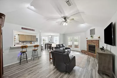 313 W Nichols Street, Bellville, TX 77418 - Photo 2