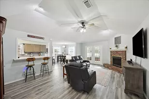 313 W Nichols St, Bellville, TX 77418 - Photo 2