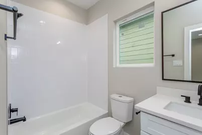 1439 W 25th Street #B, Houston, TX 77008 - Photo 10