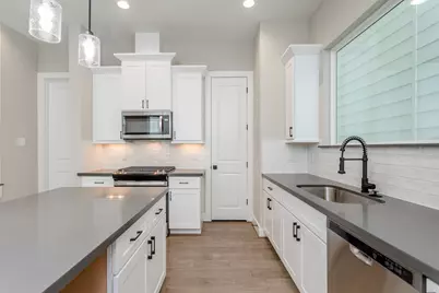 1439 W 25th Street #B, Houston, TX 77008 - Photo 14