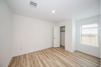 140 Austin Street, Angleton, TX 77515 - Photo 22