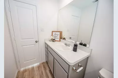 140 Austin Street, Angleton, TX 77515 - Photo 16