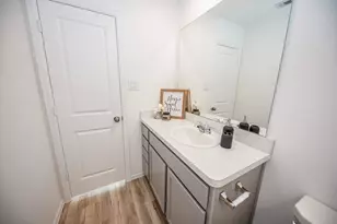 140 Austin St, Angleton, TX 77515 - Photo 16