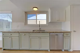 1231 Bramblebury Dr, Sugar Land, TX 77498 - Photo 14