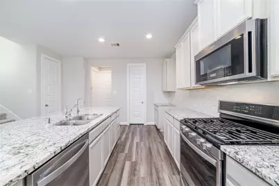 10008 Waving Grain Lane, Houston, TX 77080 - Photo 6