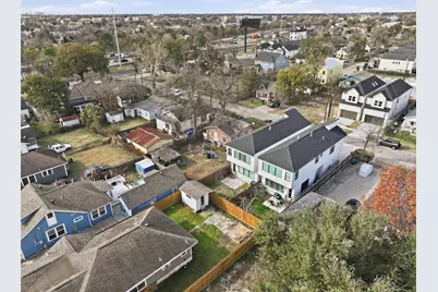 122 Amundsen Street, Houston, TX 77009 - Photo 8