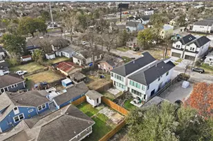122 Amundsen St, Houston, TX 77009 - Photo 8