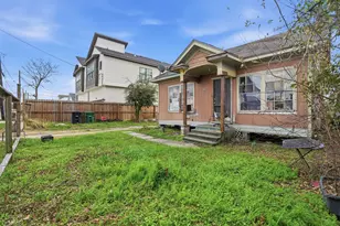 122 Amundsen St, Houston, TX 77009 - Photo 2