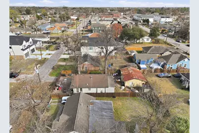 122 Amundsen Street, Houston, TX 77009 - Photo 10